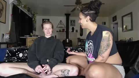 Snapshot of enby_dykes chatting on January 9, 4:08 am Cedar redhead and River brunette online show from January 9, 4:08 am