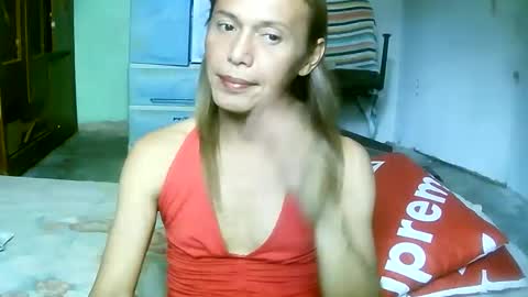 CHUN LY online show from April 14, 5:02 am