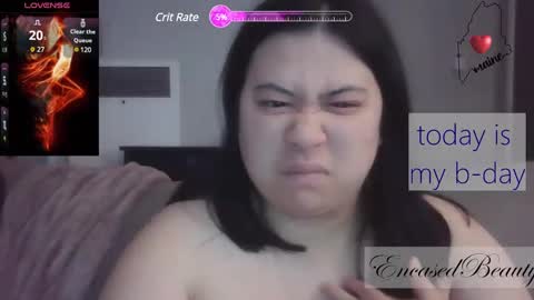 Snapshot of encasedbeauty chatting on December 10, 6:49 pm Ela online show from December 10, 6:49 pm