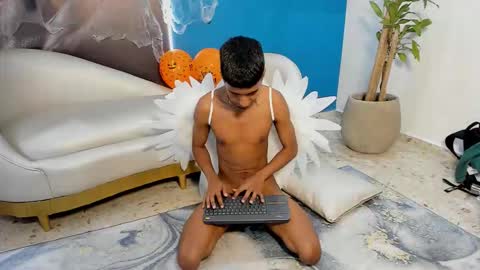 Ender online show from October 31, 6:09 pm