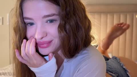 Mia online show from March 5, 12:17 am