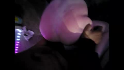 Snapshot of endlezzsquirtzz chatting on November 25, 3:34 pm endlezzsquirtzz online show from November 25, 3:34 pm