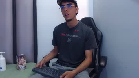 Snapshot of endrick_23 chatting on March 1, 3:52 am endrick_23 online show from March 1, 3:52 am