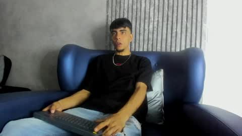 endrick_23 online show from April 19, 3:39 am