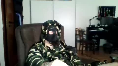 Snapshot of endslaved chatting on November 25, 9:42 am endslaved online show from November 25, 9:42 am