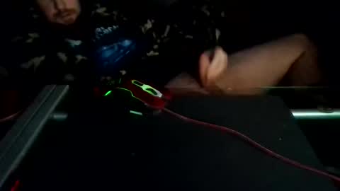 Snapshot of endslaved chatting on December 20, 6:48 pm endslaved online show from December 20, 6:48 pm