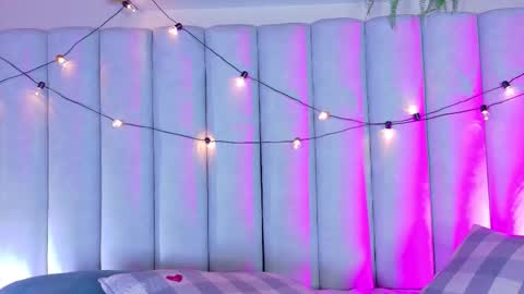 Snapshot of engelstone_ chatting on December 3, 7:34 pm E N G E L online show from December 3, 7:34 pm