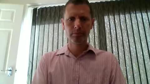 Snapshot of englishguy183 chatting on May 15, 8:54 am EnglishGuy183 online show from May 15, 8:54 am