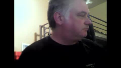 Snapshot of englishguysurrey chatting on October 26, 6:30 am englishguysurrey online show from October 26, 6:30 am