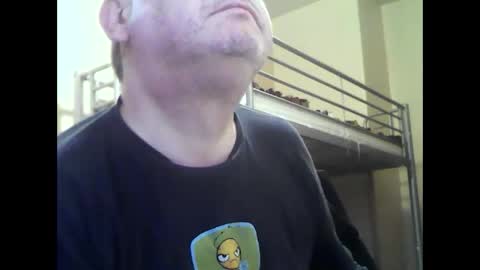 Snapshot of englishguysurrey chatting on November 26, 7:31 am englishguysurrey online show from November 26, 7:31 am