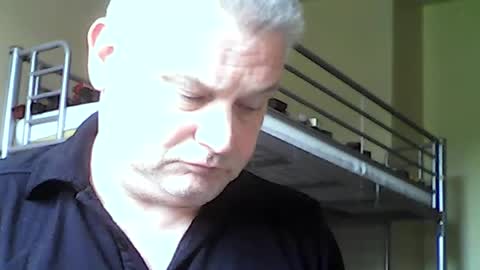 englishguysurrey online show from June 22, 9:17 am
