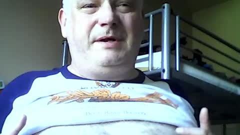 englishguysurrey online show from August 2, 6:45 am