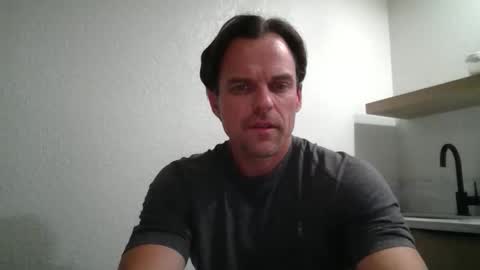 Snapshot of enits95 chatting on March 19, 3:10 am enits95 online show from March 19, 3:10 am