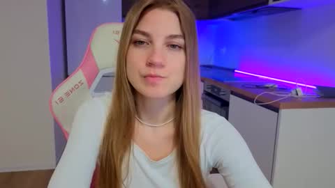 enjoyeverymoment_ online show from April 22, 7:26 pm