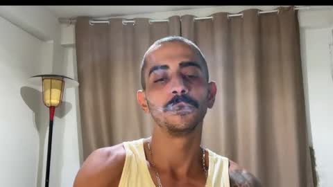 Snapshot of enjoythetrip chatting on December 10, 1:22 am Luke online show from December 10, 1:22 am