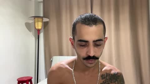 Snapshot of enjoythetrip chatting on December 17, 9:27 pm Luke online show from December 17, 9:27 pm