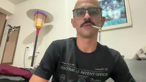 Snapshot of enjoythetrip chatting on May 1, 10:53 am Luke online show from May 1, 10:53 am