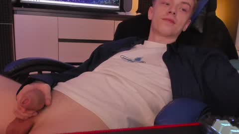 Enker online show from December 7, 11:34 pm