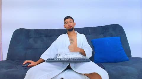 enyel_100 online show from April 22, 6:20 pm