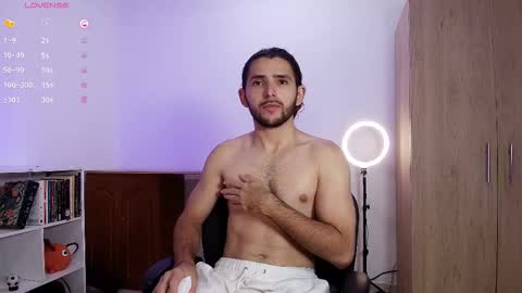 enzo_moretii online show from November 2, 6:49 am