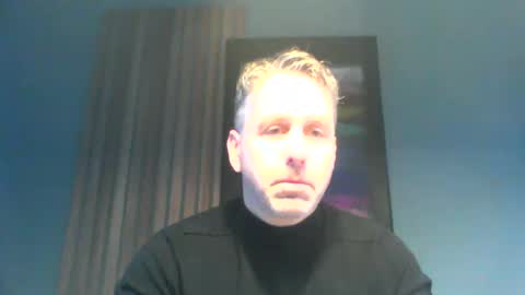 Snapshot of enzoenzo7 chatting on December 10, 7:58 am Enzos Massive Cock online show from December 10, 7:58 am