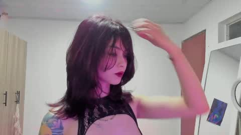 Snapshot of ephemeral_hot chatting on May 23, 1:00 am Leyla online show from May 23, 1:00 am