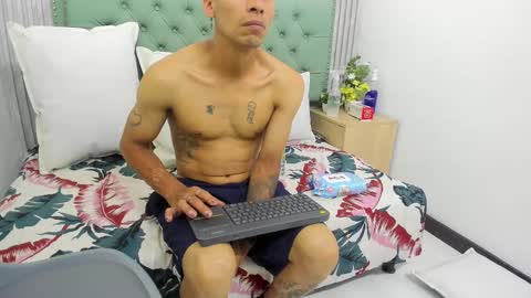 Snapshot of erack_and_emmy chatting on September 23, 3:42 am erack_and_emmy online show from September 23, 3:42 am