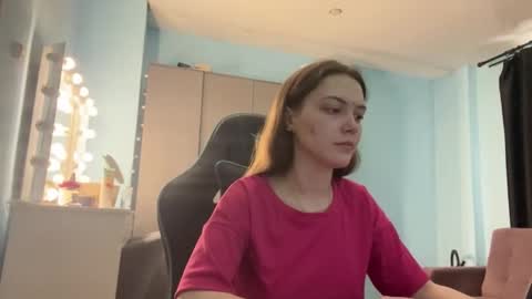 Lily online show from March 3, 4:18 am