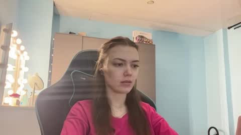 Lily online show from March 19, 2:15 am