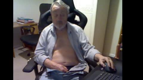 erasmus_d online show from January 9, 6:36 pm