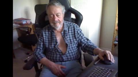 erasmus_d online show from September 25, 5:49 pm