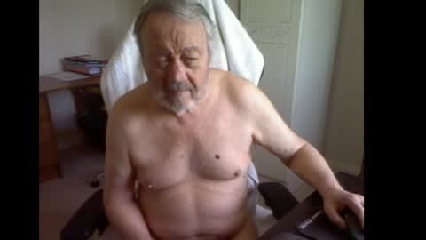 erasmus_d online show from April 8, 11:32 am