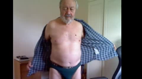 erasmus_d online show from April 22, 4:52 pm