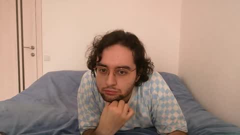 Snapshot of eren_jaeger2000 chatting on September 26, 3:21 am Eren online show from September 26, 3:21 am