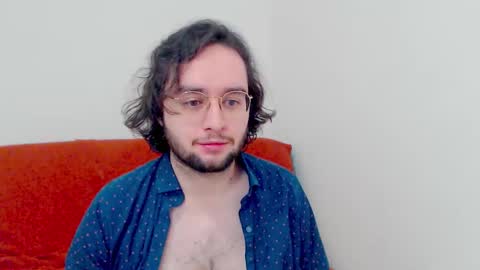 Snapshot of eren_jaeger2000 chatting on December 21, 4:41 am Eren online show from December 21, 4:41 am