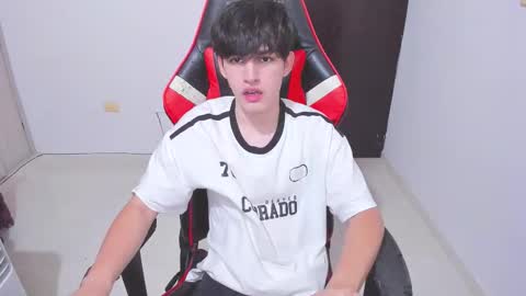 eren_tatakae online show from December 18, 3:34 am