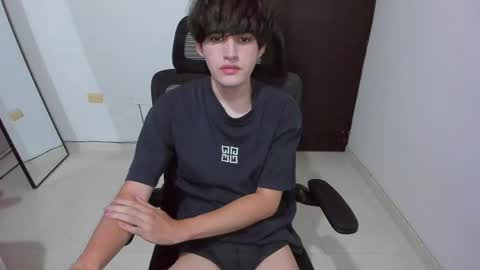 eren_tatakae online show from May 12, 11:35 pm
