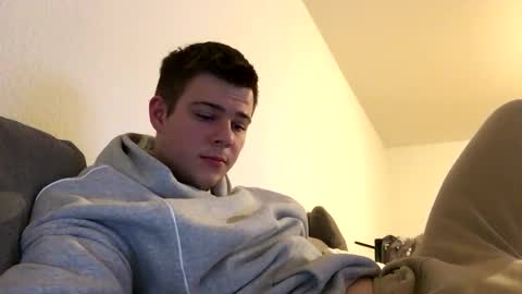 Snapshot of eric123754216 chatting on November 8, 7:12 pm eric123754216 online show from November 8, 7:12 pm