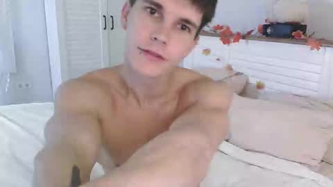 Snapshot of eric_crush chatting on October 7, 4:09 am Eric Crush online show from October 7, 4:09 am