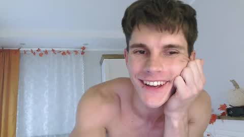 Snapshot of eric_crush chatting on October 8, 4:21 am Eric Crush online show from October 8, 4:21 am