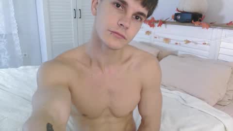 Snapshot of eric_crush chatting on October 26, 4:29 am Eric Crush online show from October 26, 4:29 am