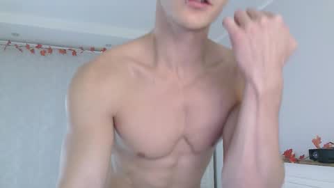 Snapshot of eric_crush chatting on November 10, 3:49 am Eric Crush online show from November 10, 3:49 am