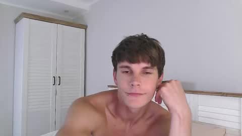 Snapshot of eric_crush chatting on November 30, 7:12 am Eric Crush online show from November 30, 7:12 am