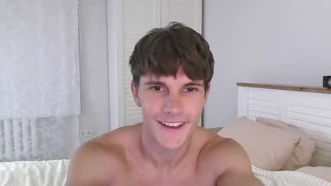 Snapshot of eric_crush chatting on December 5, 7:28 am Eric Crush online show from December 5, 7:28 am