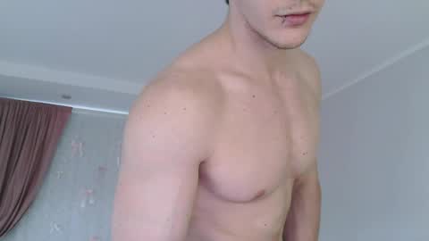 Snapshot of eric_crush chatting on May 19, 4:30 am Eric Crush online show from May 19, 4:30 am