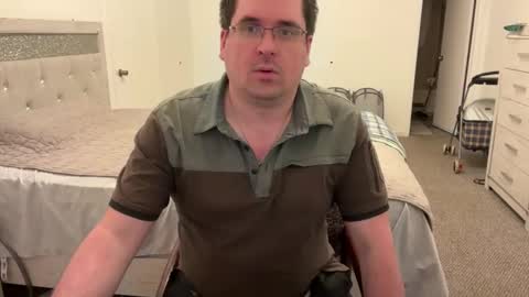 Snapshot of eric_heim chatting on November 14, 1:15 am eric heim online show from November 14, 1:15 am