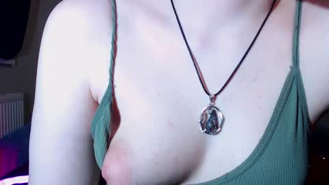 Snapshot of erica_mayer chatting on December 18, 1:23 pm Erica online show from December 18, 1:23 pm