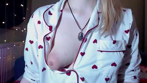 Snapshot of erica_mayer chatting on February 23, 9:55 am Erica online show from February 23, 9:55 am