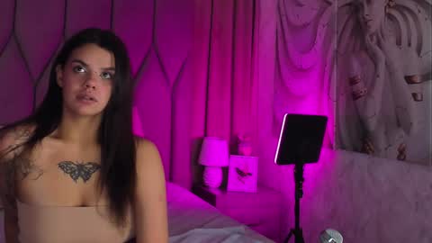 ericaevan online show from December 10, 11:00 am