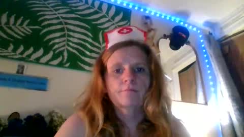 Snapshot of ericas080625 chatting on April 21, 7:03 am EazyE MattyDaddy online show from April 21, 7:03 am